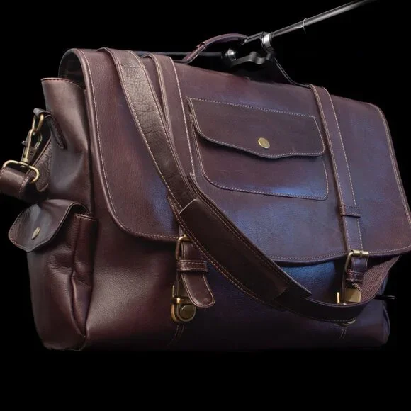 Vintage-Style Brown Leather Messenger Bag With Adjustable Strap and Buckles - Picture 10 of 13